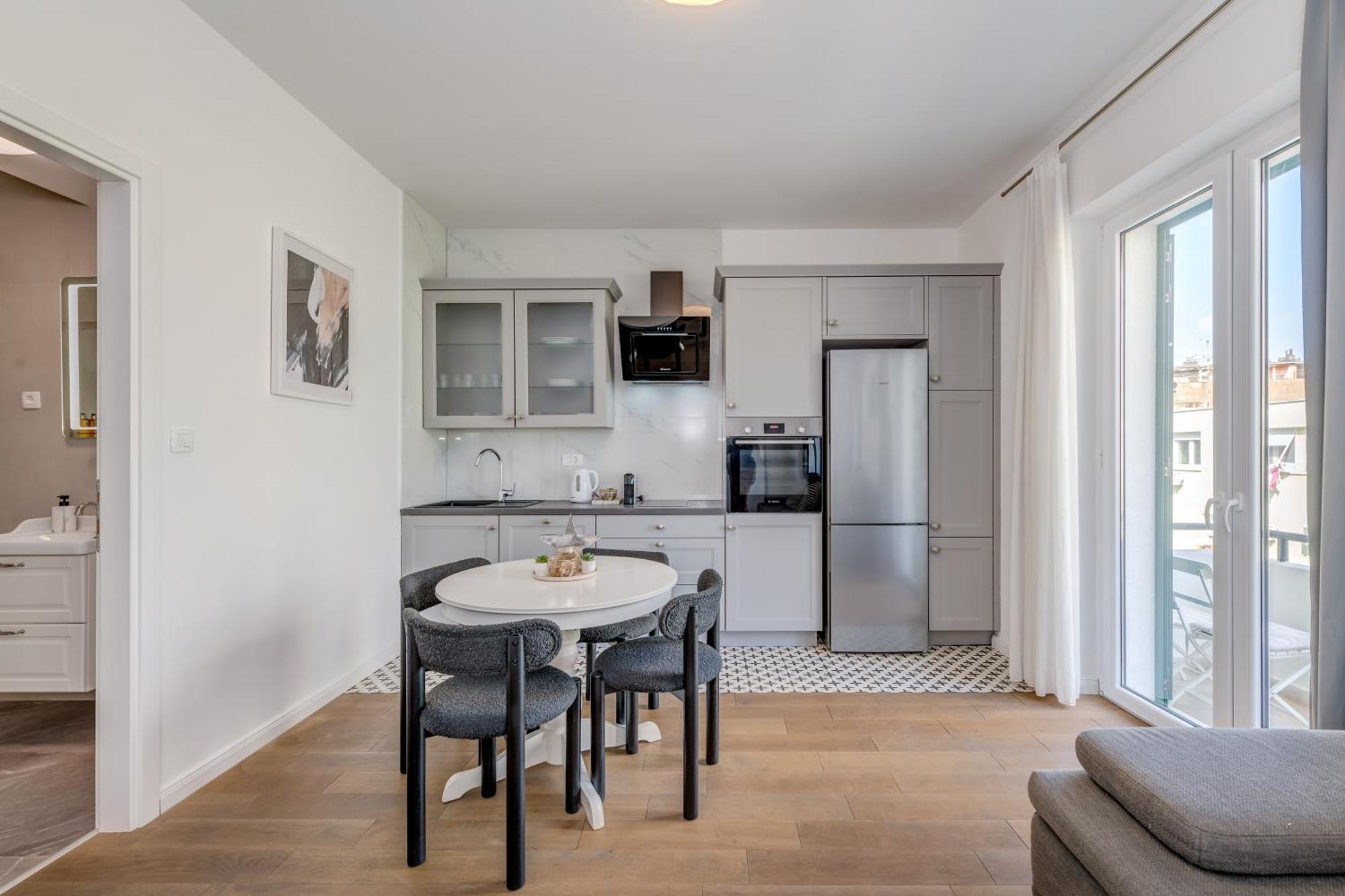 Finn Luxury Rooms Сплит Екстериор снимка